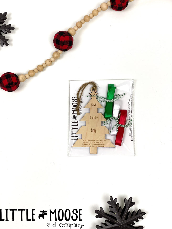 ornament tree WMG 3 names red green white
